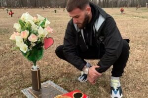 الملاكم كيلب بلانت ملخص